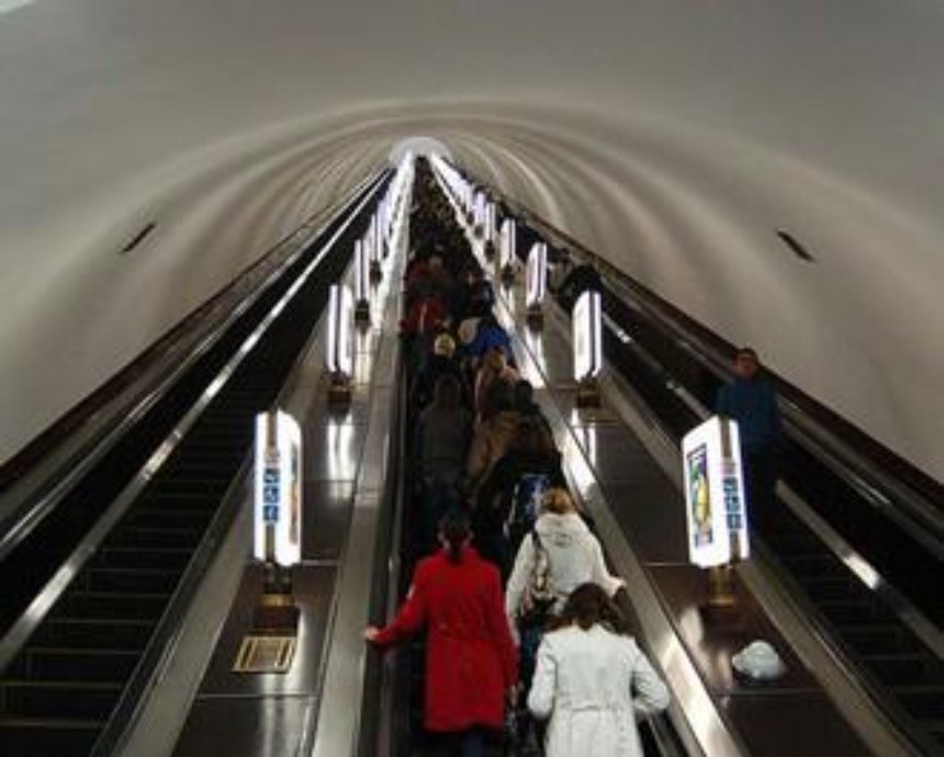 В киевском метро на эскалаторе умер пассажир
