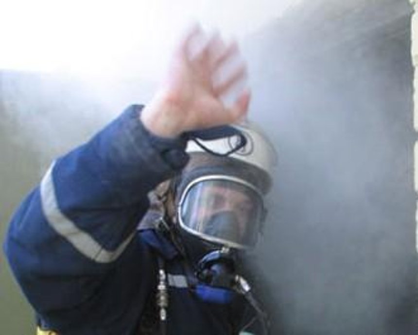 В Киеве из горящей высотки эвакуировали 32 жильцов