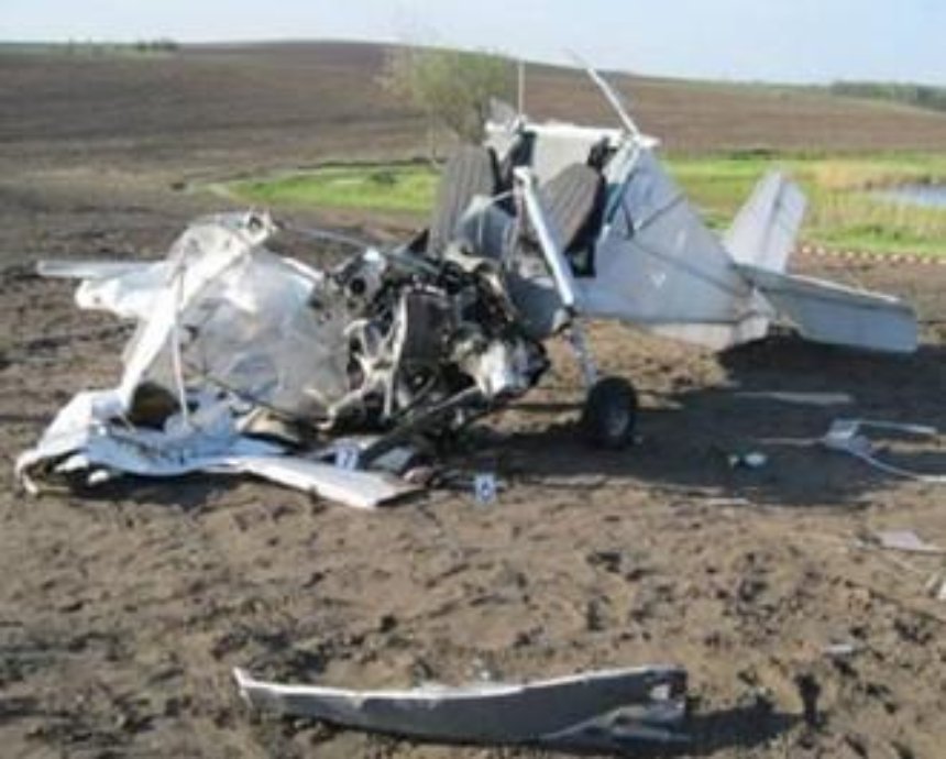 Под Киевом упал легкомоторный самолет