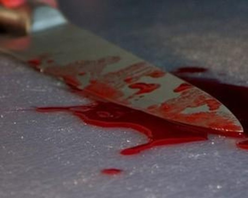 В столице пенсионер зарезал себя ножом
