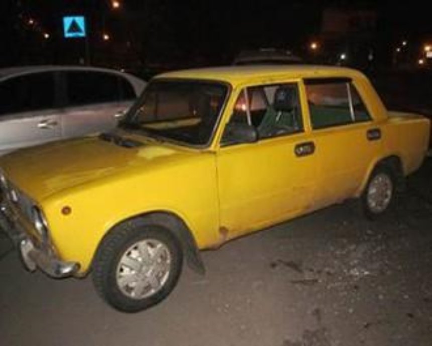 В Киеве вор-неудачник "угнал" машину, толкая ее по дороге