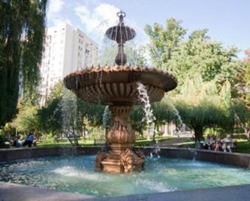 В Киеве до 1 мая запустят фонтаны