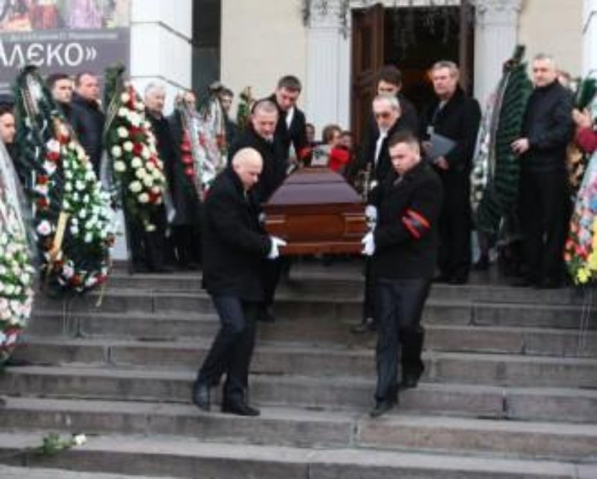 Оприлюднено дані вартості похорон по Україні