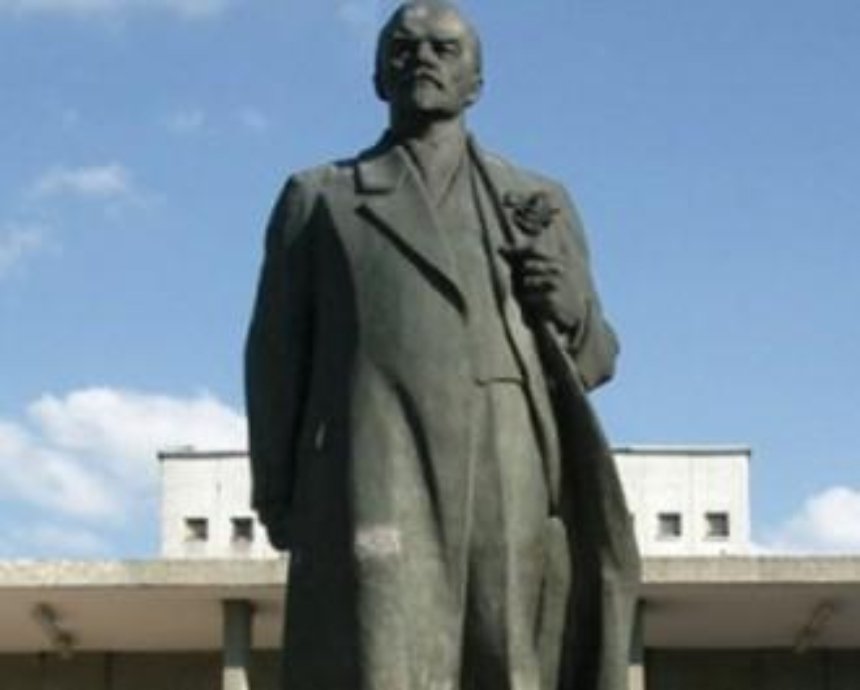 В Украине продается Ленин за один миллион гривен