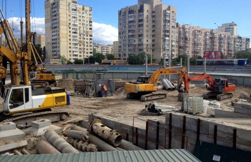 "Одна авария на другой": архитектор рассказал, чем опасен ТЦ на "Героев Днепра"