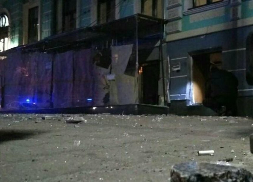 В центре Киева на Владимирской ночью прогремел взрыв (фото, видео)