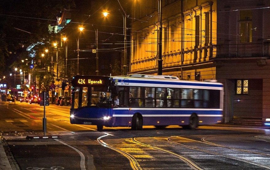 Другим путем: киевские троллейбусы и автобусы поменяют маршруты