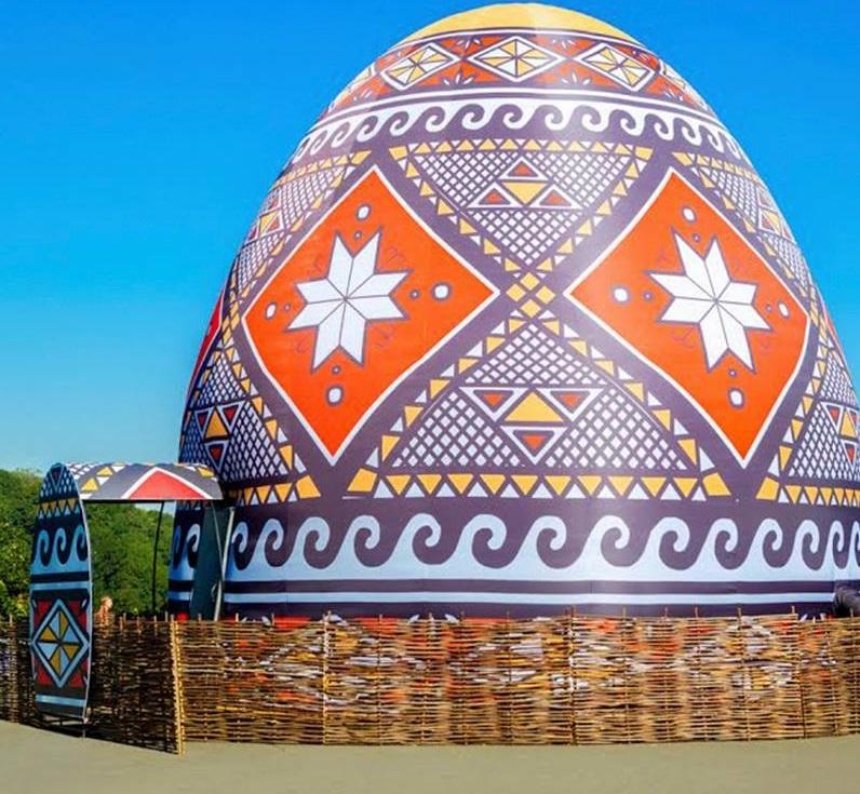 На Михайловской площади появится кинотеатр в форме яйца