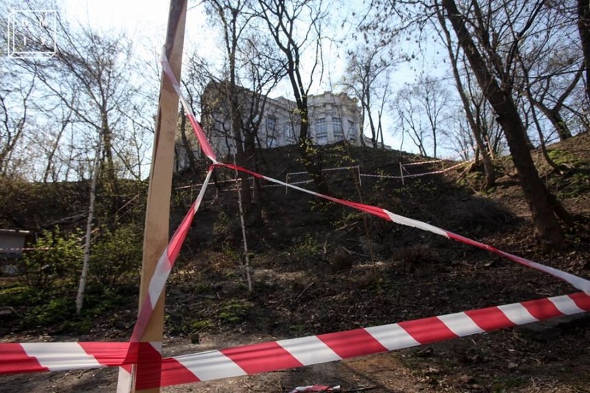 Сползет с горы: Музею истории Украины грозит опасность (фото)