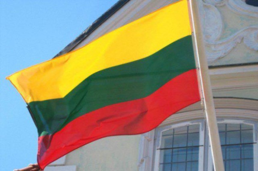 В посольство Литвы кинули гранату