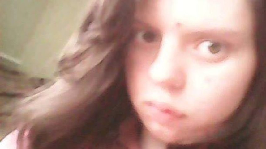 Вышла на "Лесной": в столице исчезла 13-летняя девочка (фото)