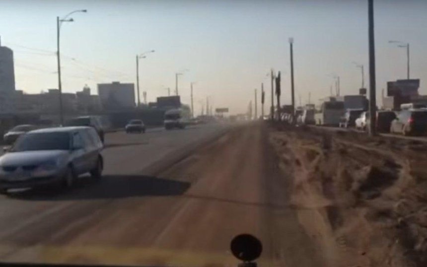 Киевский маршрутчик нарушил все правила, чтобы объехать пробку (видео)
