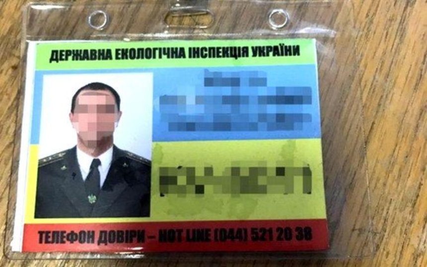 В Киеве сотрудник Госэкоинспекции "заработал" почти полмиллиона за 2 месяца
