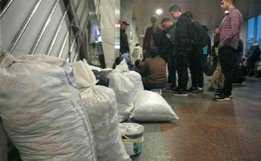 Ромы приехали в Киев за конфетами (фото)