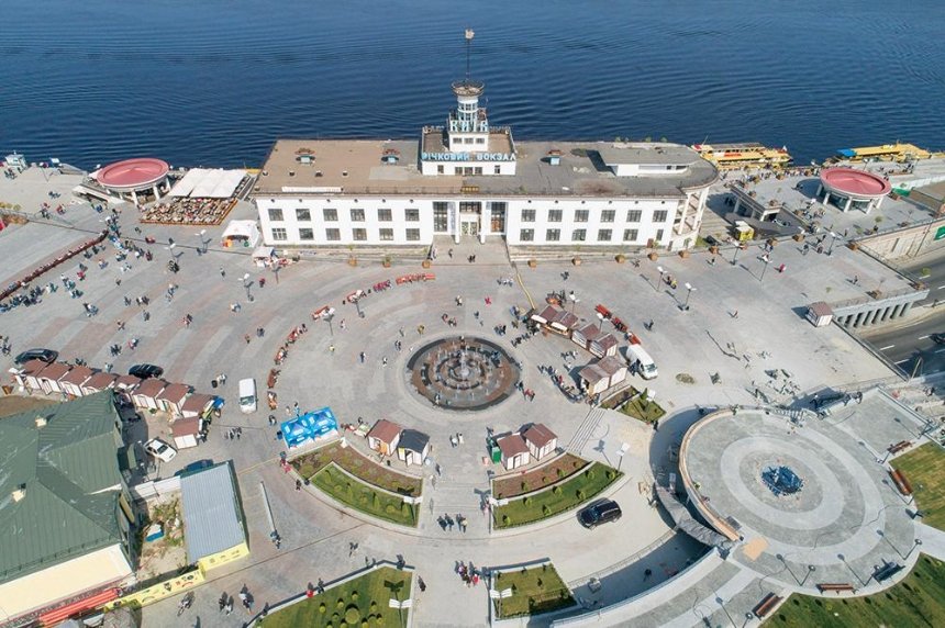 Київрада підтримала проект про розірвання договору із забудовником Поштової площі