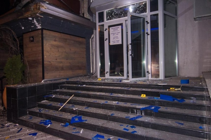Офис «Киевгорстроя» обстреляли из гранатомета (фото, видео)