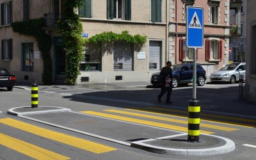 На нерегулируемых пешеходных переходах обустроят островки безопасности