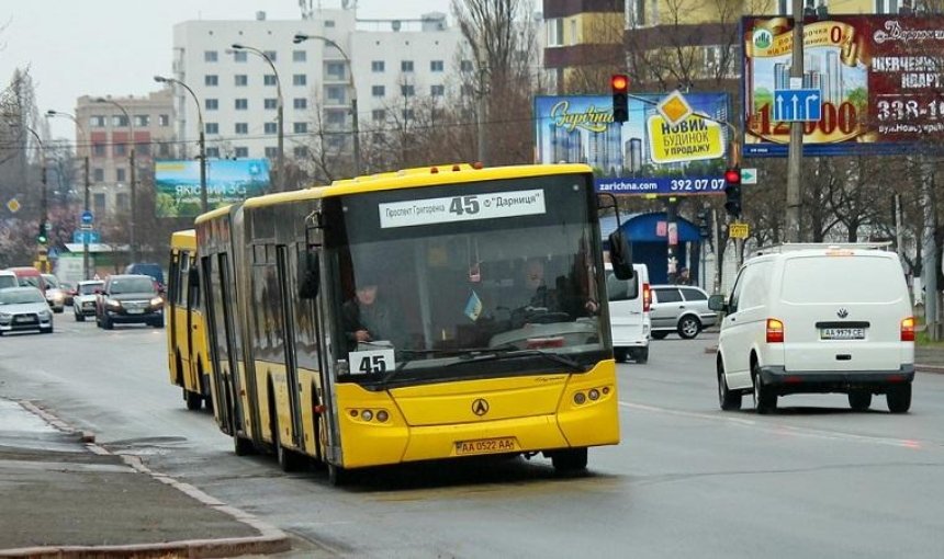 У Києві водій автобуса їздив п’яним за кермом (відео)
