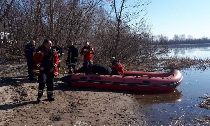 У Києві знайшли тіло одного з чоловіків, що перевернулися на човні