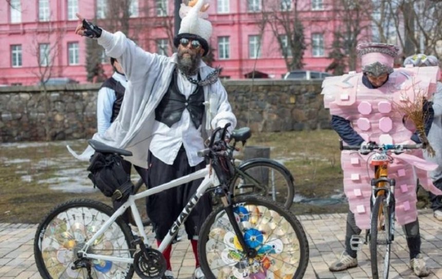 В Киеве состоялся костюмированный Велопарад планет (фото)