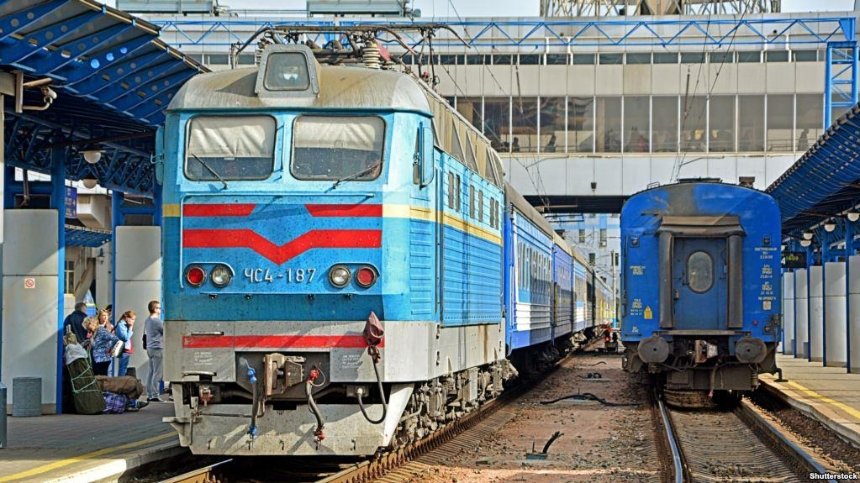 По результатам опроса «Укрзализныця» назначила дополнительные поезда на Пасхальные праздники