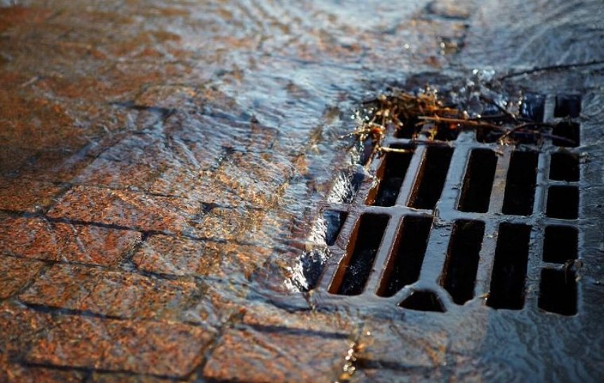 На четырех столичных улицах заменят ливневую канализацию 