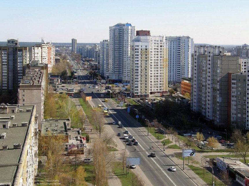 Майже на місяць комунальники частково перекриють Харьківське шосе