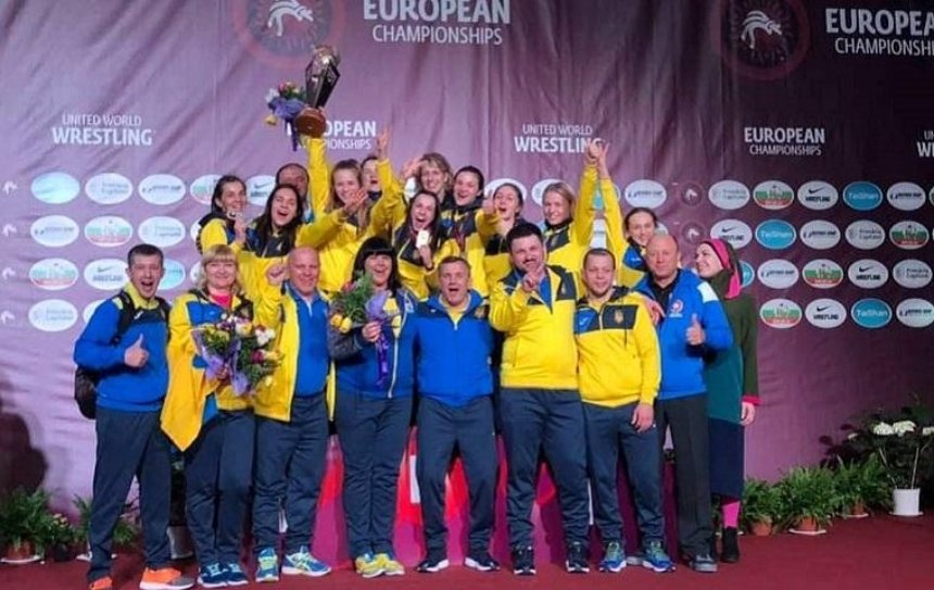 Женская сборная Украины по борьбе лидер в командном зачете Евро-2019