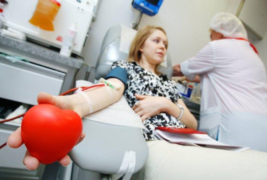Киевскому центру крови очень нужны доноры — их будут подвозить на процедуры