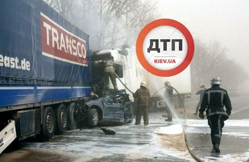 Из-за пылевой бури под Киевом произошло смертельное ДТП (обновлено)