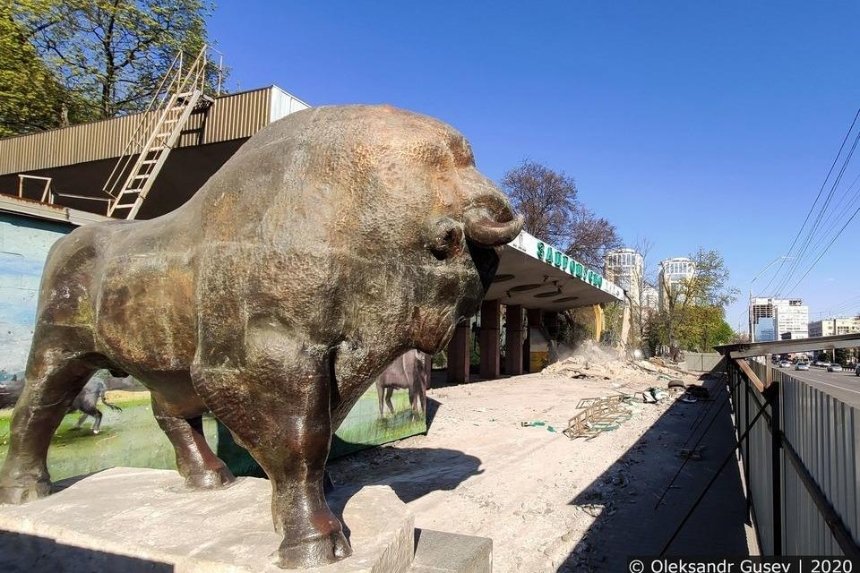 Скульптуры у старого входа в Киевский зоопарк получат вторую жизнь, — замглавы КГГА