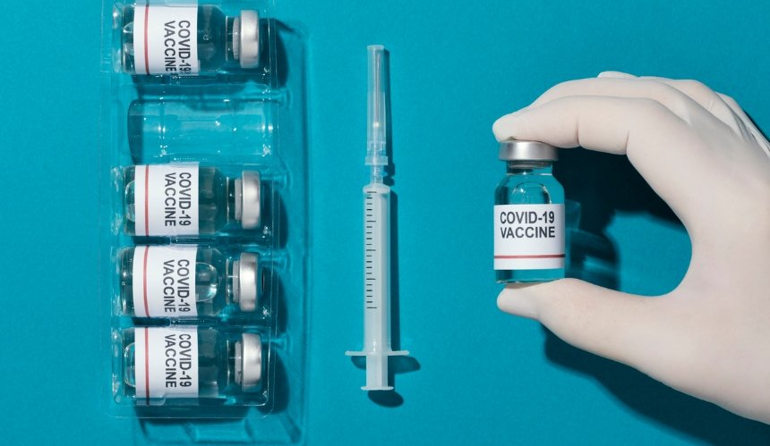 КГГА объявила тендер на закупку 277,7 тысяч доз вакцины против COVID-19