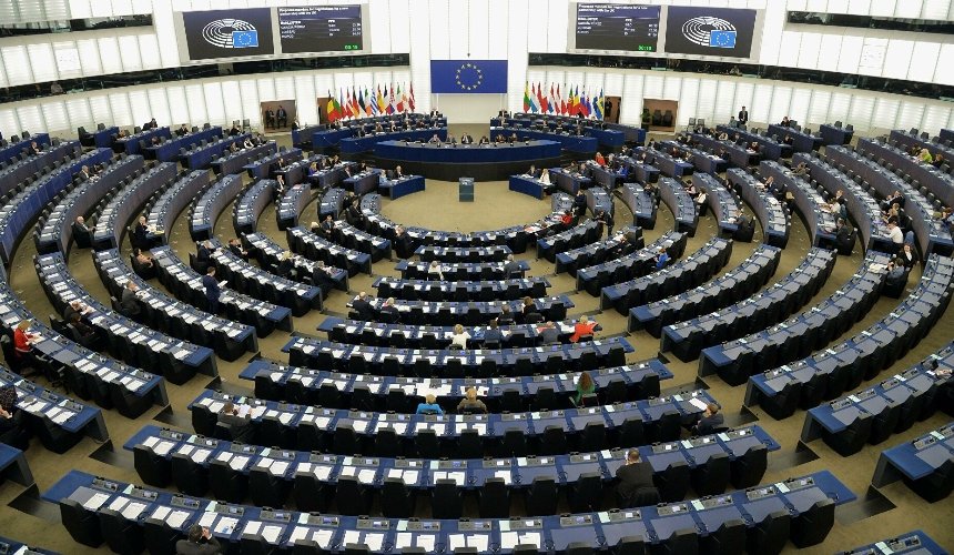 Європарламент вимагає ввести повне ембарго на енергоносії з росії