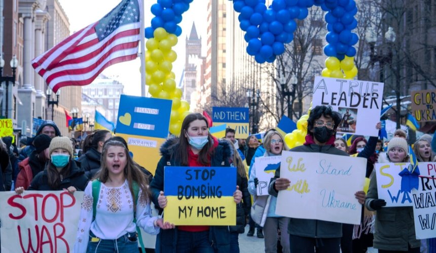 Українські волонтери запустили глобальну кампанію Spend with Ukraine