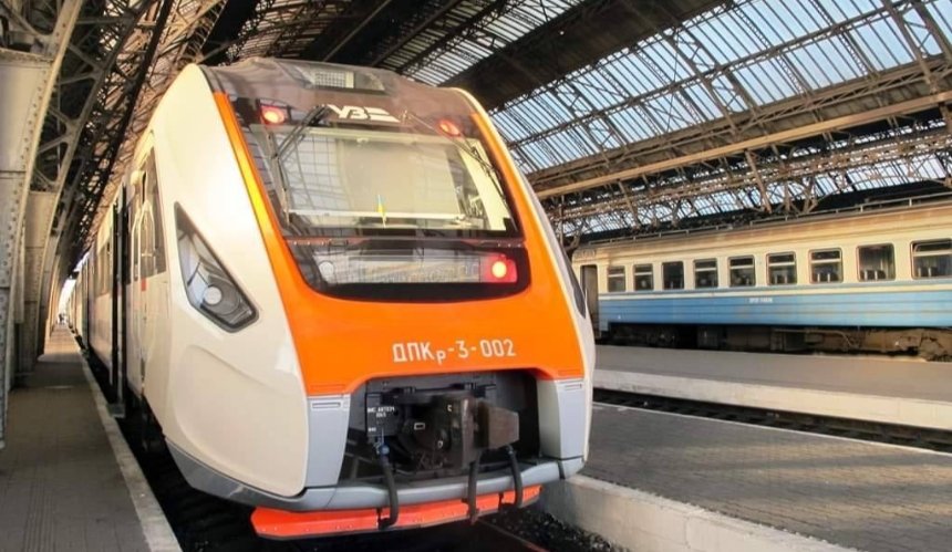 "Укрзалізниця" призначила додатковий рейс "Інтерсіті+" із Києва до Дніпра на 15 квітня