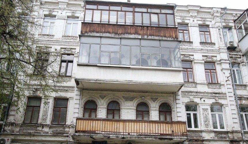 Центр Києва позбавлять "цар-балконів"
