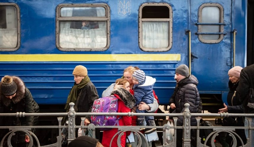 "Укрзалізниця" призначила евакуаційні поїзди на 19 квітня: графік