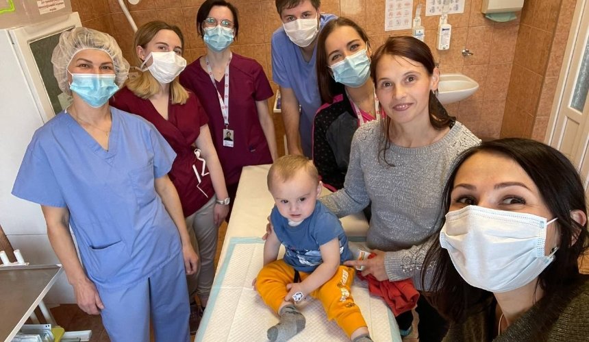 В Україні провели унікальну операцію. Дитині вперше пересадили шкіру від посмертного донора.
