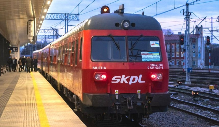 Україна запустила до Польщі перший тестовий поїзд євроколією. Залізничники провели випробувальну поїздку маршрутом Люблін – Рава-Руська євроколією 1435 мм.