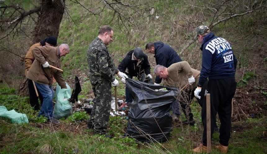 В Києві під час загальноміської толоки вивезли понад 6 тисяч кубометрів сміття