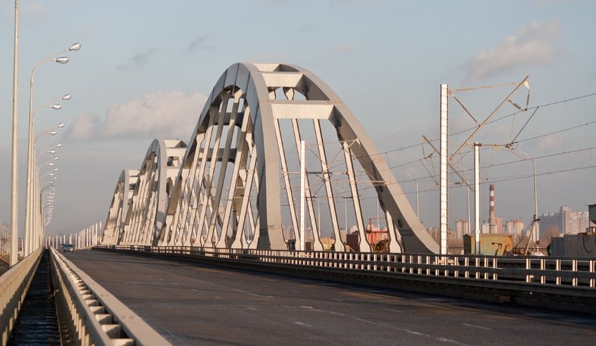 Київську владу закликають не перекривати мости під час повітряної тривоги