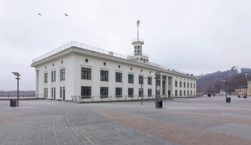 У Києві ввели в експлуатацію відреставровану будівлю Річкового вокзалу