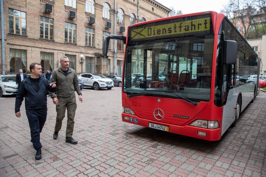 Автобуси від Німеччини, Київ, квітень 2014 рік