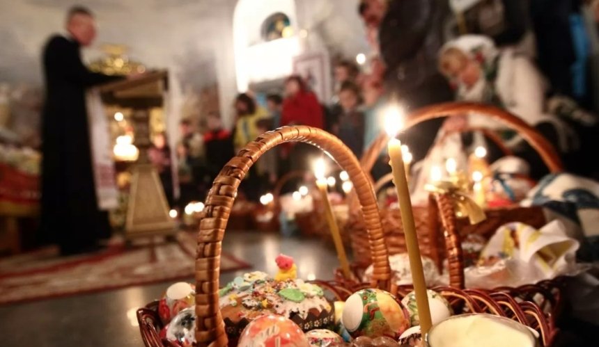 У Києві дозволили 15 квітня залишитися у храмах на Великодню ніч, якщо віряни прийдуть на службу до початку комендантської години.