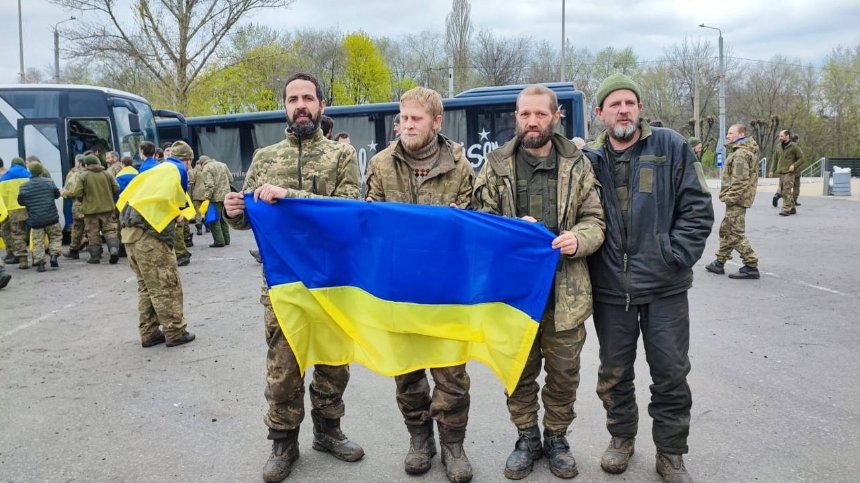 В Україні відбувся Великодній обмін полоненими, повернули 130 військових