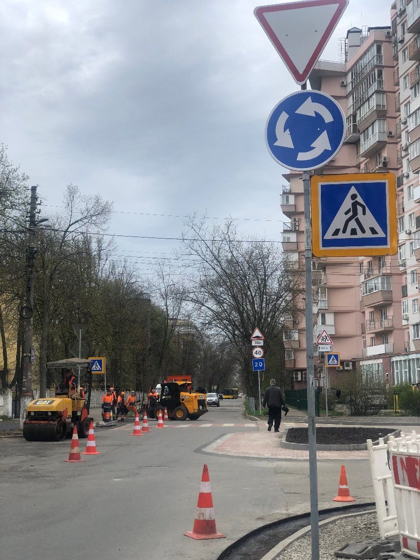 У Києві облаштовують нові кільцеві розв’язки на перехрестях: адреси