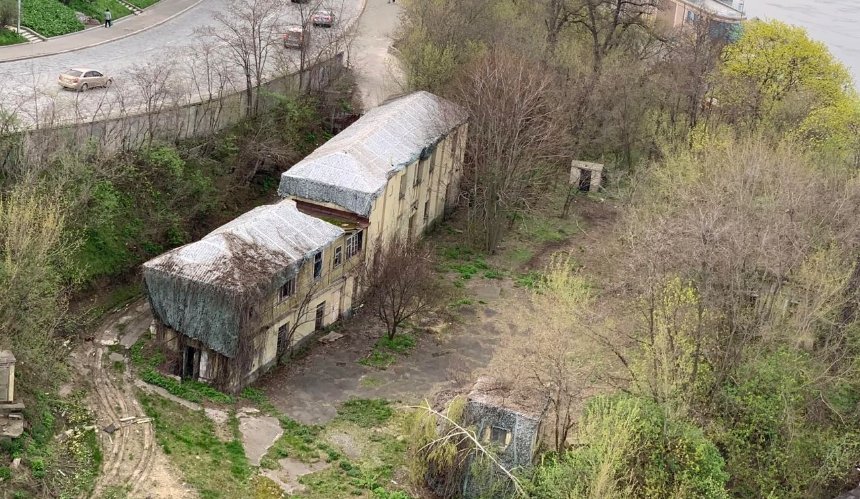 На Володимирському узвозі хочуть звести ТРЦ на місці істотричноі споруди