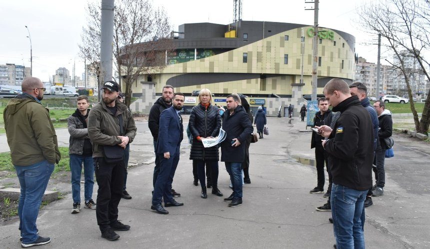 У Києві розпочали облаштовувати сквер поблизу станції метро "Героїв Дніпра"