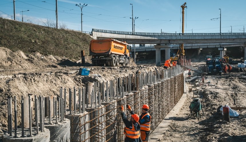 У Києві триває будівництво другої черги Подільсько-Воскресенського мосту: фото