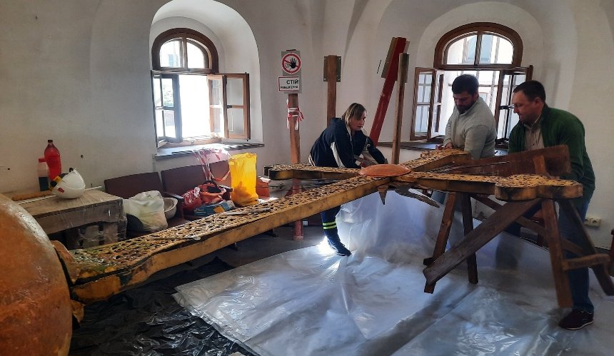 Як проходить реставрація хреста центрального купола Софійського собору: фото